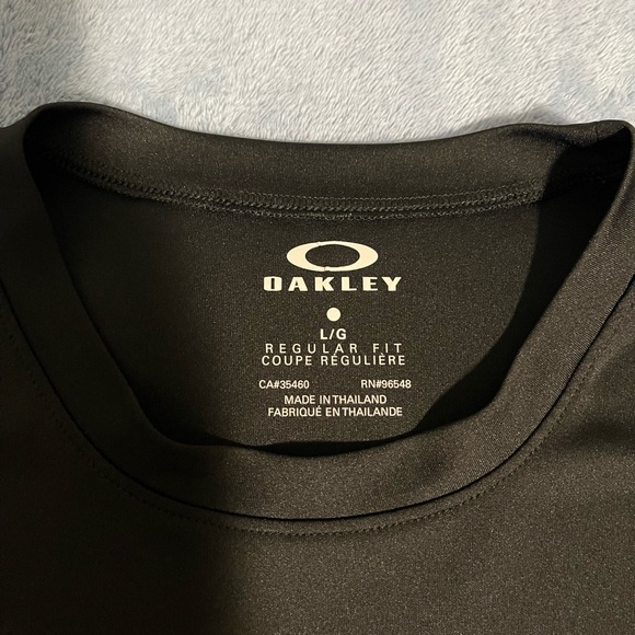 OAKLEY Men’s Black Athletic Shirt (Size - L) - Picture 3 of 3